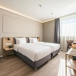 **** Hotel Expo Tower By Mellow Mood Ungarn